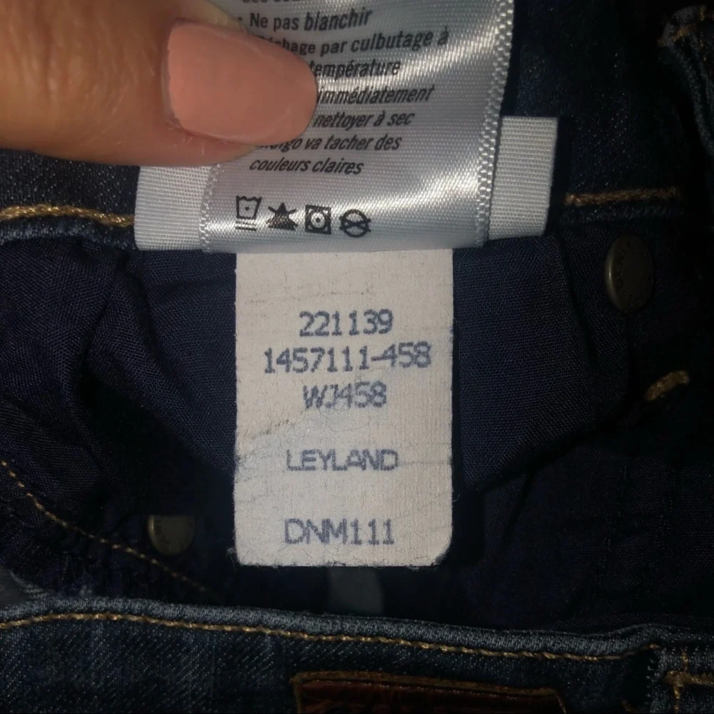 Paige Manhattan Slim Bootcut Jeans Leyland 26